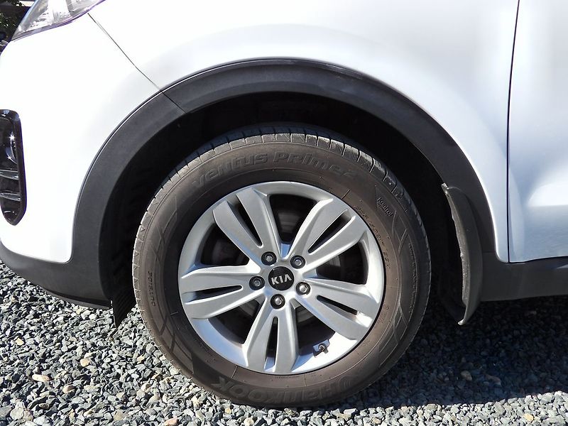 Kia Sportage 1.6GDi 97kW ČR Navi Kamera DPH - fotka 28 z 34