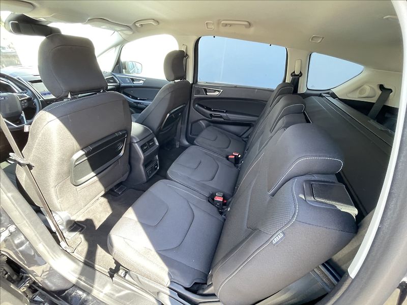 Ford S-MAX 2,0 EcoBlue AWD A8 Titanium TZ - fotka 16 z 24
