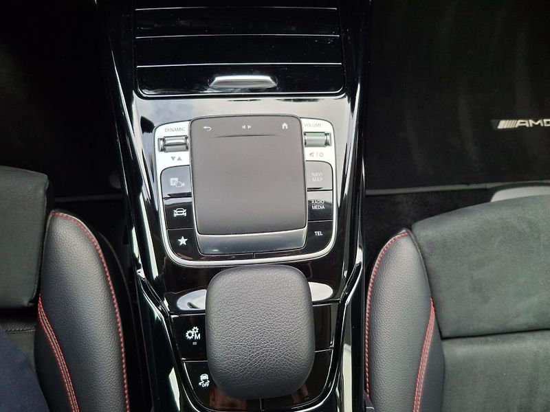 Mercedes-Benz Třídy A (2019) Mercedes-AMG A 35 4MATIC - fotka 20 z 23
