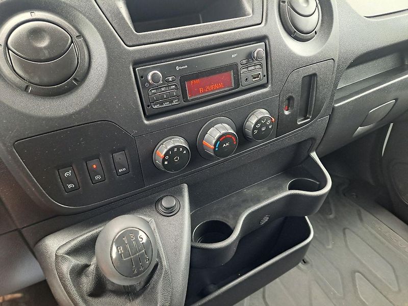 Renault Master (2017) 2.3 DCI L3H2, 7 míst, ZÁRUKA - fotka 27 z 33