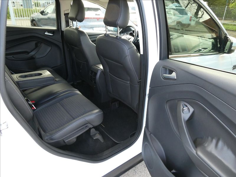 Ford Kuga 2,0 TDCi 110kW Panorama,naviga - fotka 25 z 45