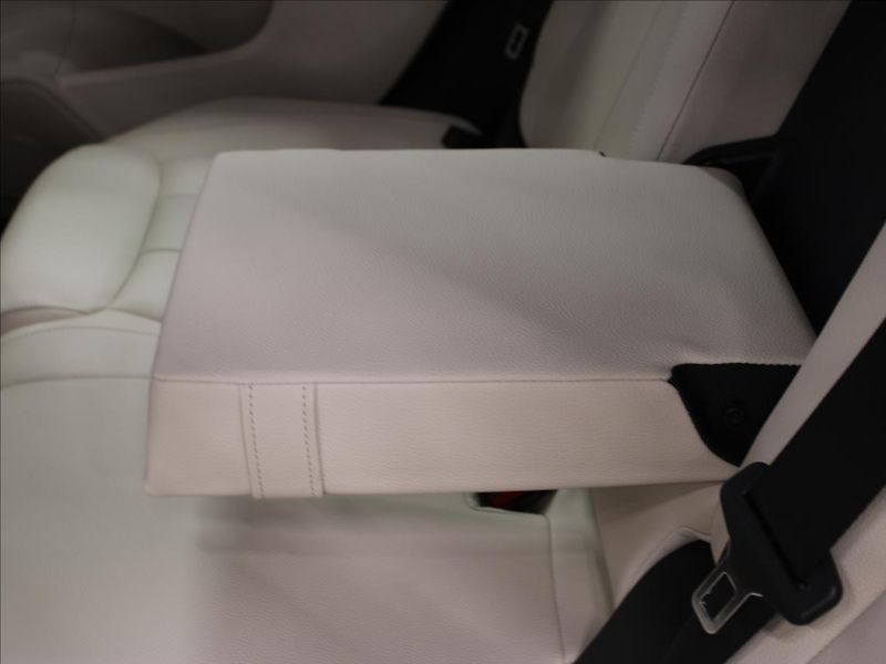 Mercedes-Benz Třídy B 2,0 220 140KW 1.maj, CZ, zánov - fotka 30 z 33