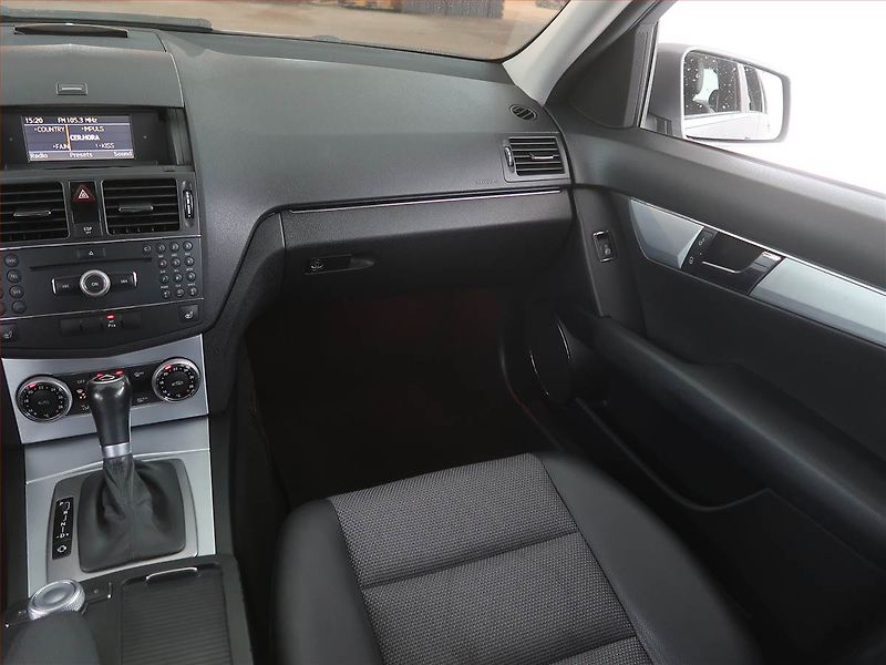 Mercedes-Benz Třídy C (2009) Avantgarde C 220 CDI, Automat - fotka 8 z 21