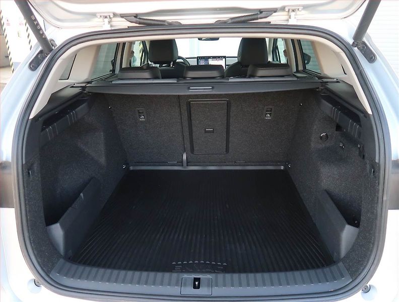 Škoda Enyaq (2025) 50 (52 kWh), SoH 100% - fotka 14 z 30