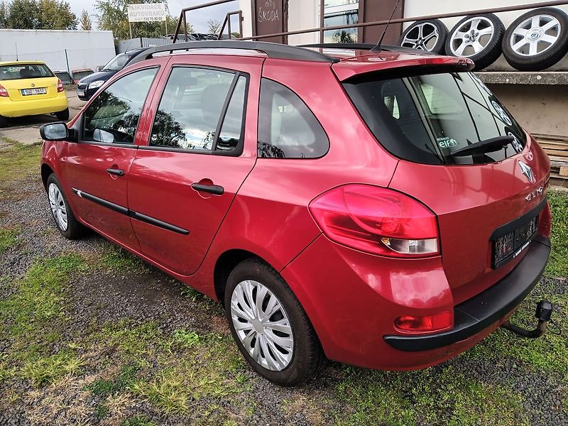 Renault Clio 1.2 i Grandtour Authentique - fotka 3 z 23