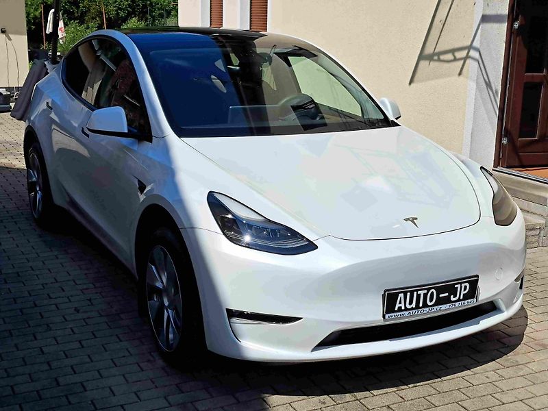 Tesla Model Y (2023) AWD Long Range  ACC  LED  NAVI - fotka 2 z 17