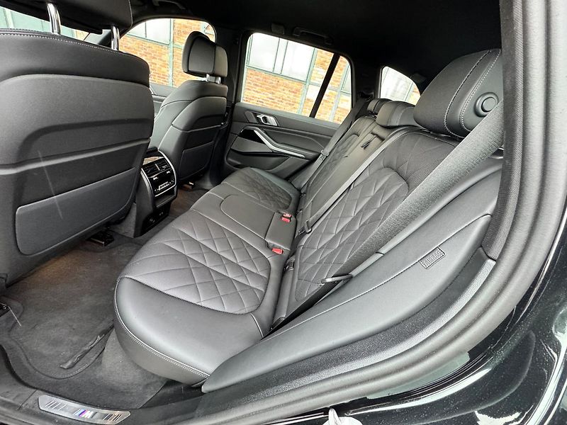 BMW X5 (2024) xDrive30d M SPORT PAKET - fotka 14 z 28