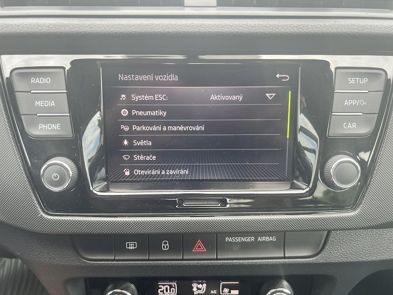 Škoda Fabia 1.0TSi 70kw KAMERA TEMPOMAT - fotka 21 z 43