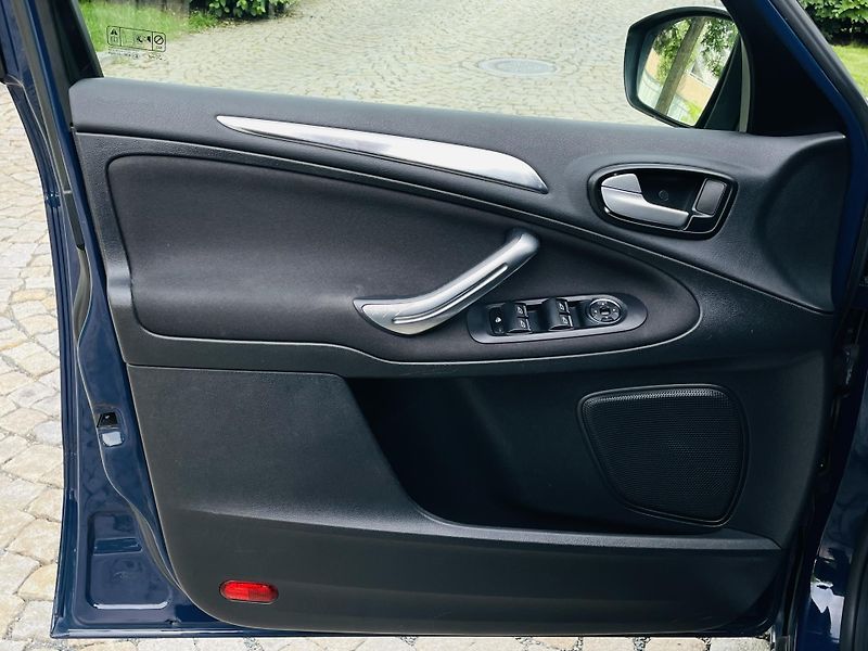 Ford S-MAX 2.0TDCi MANUÁL SENZORY VÝHŘEV - fotka 31 z 44