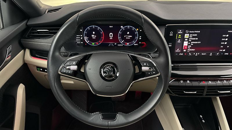 Škoda Octavia 2.0 TSI DSG 4x4 Style Combi - fotka 9 z 27
