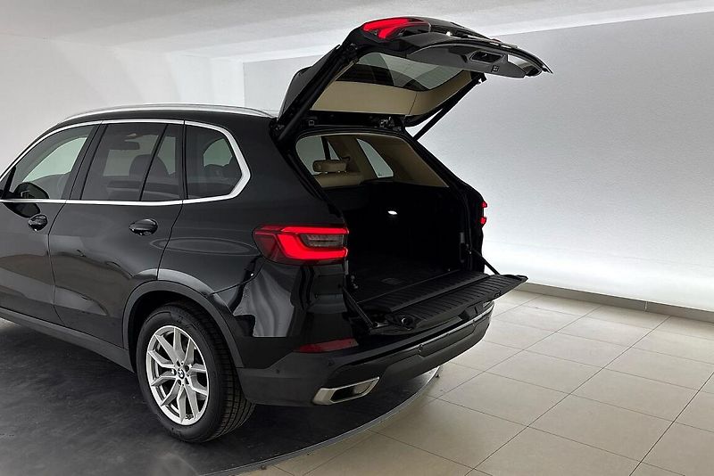 BMW X5 xDrive30d - fotka 10 z 27