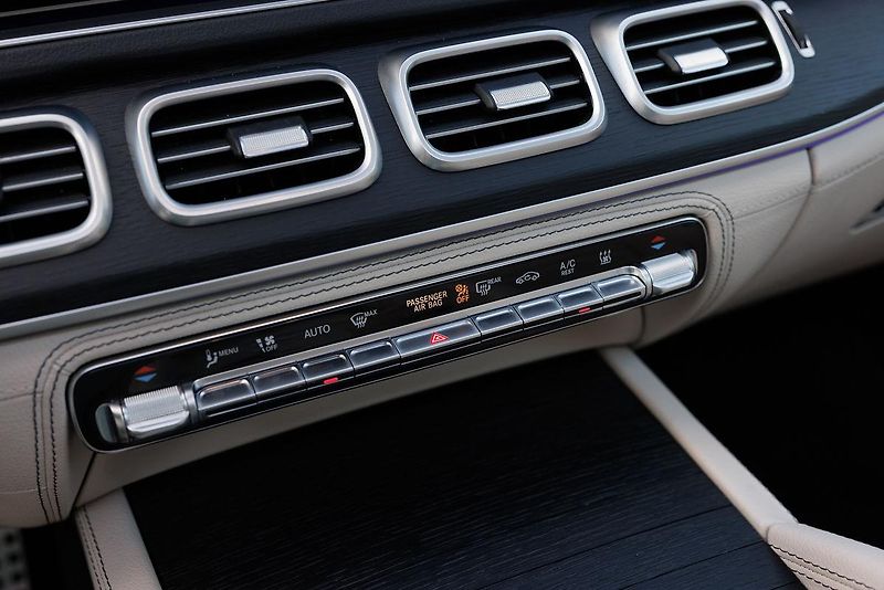 Mercedes-Benz GLS (2024) GLS 450d 4Matic AMG Line - fotka 37 z 64