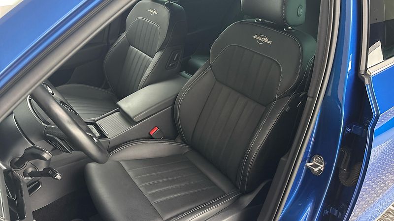 Škoda Superb 2.0 TDI DSG L&K Combi - fotka 15 z 36