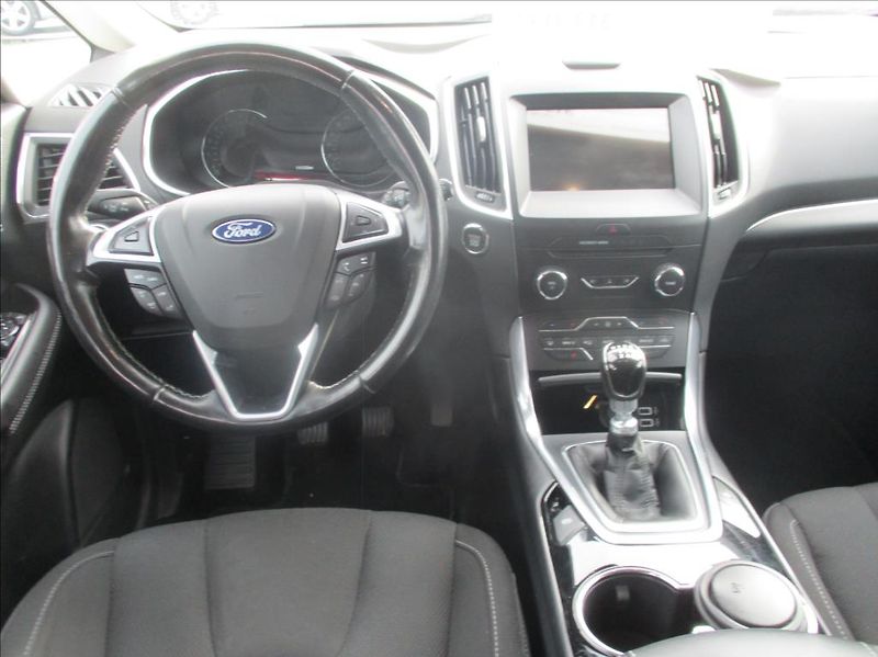 Ford S-MAX 2,0 TDCi, Titanium,servis,DPH, - fotka 15 z 38
