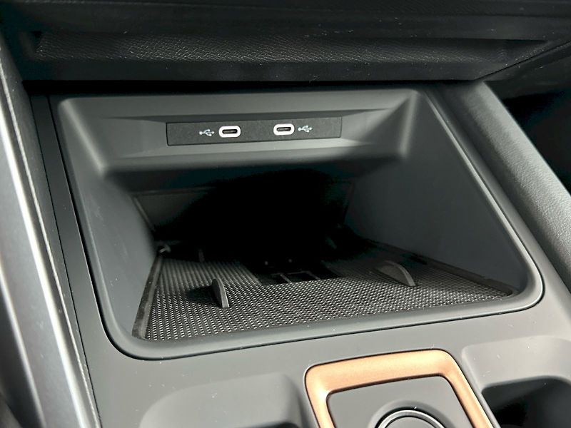 Cupra Leon (2026) ST 2.0 TSI 150kW 4x4 DSG - fotka 24 z 30