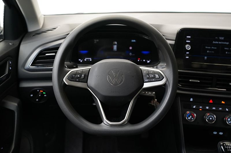 Volkswagen T-Roc - fotka 17 z 25