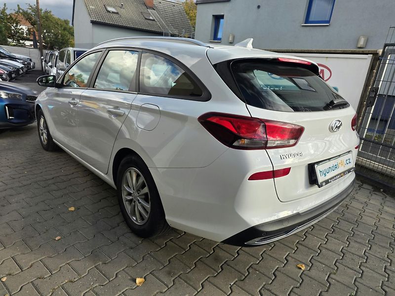 Hyundai i30 1.6-SPOTŘEBA CCA 5l/100-KAMERA - fotka 6 z 9