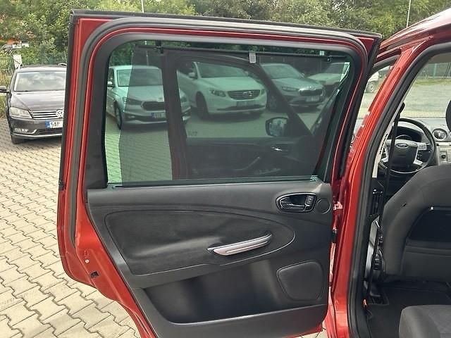 Ford Galaxy 2,0TDCi Ghia 7míst - fotka 33 z 54