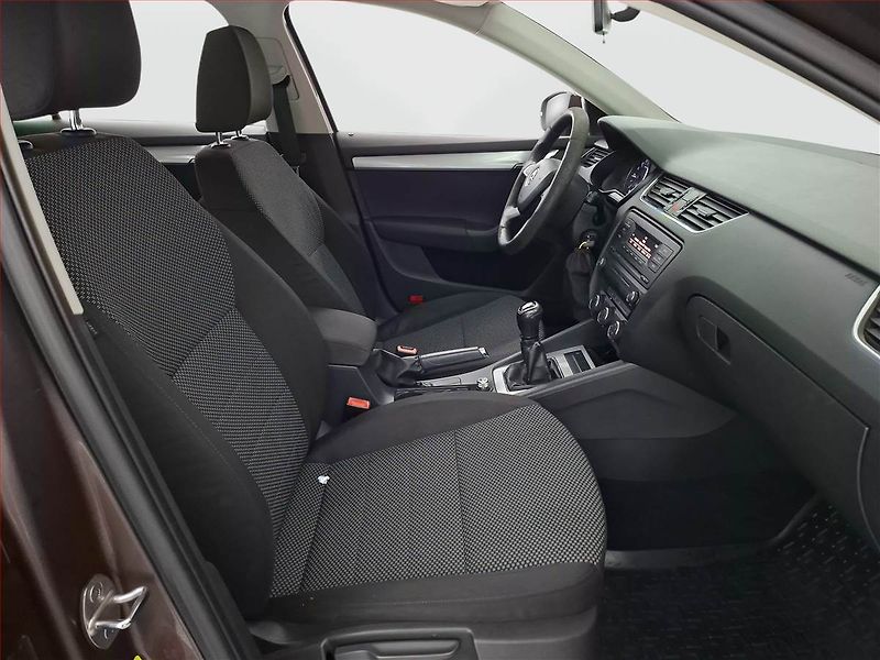 Škoda Octavia (2014) 1.6 TDI - fotka 9 z 14