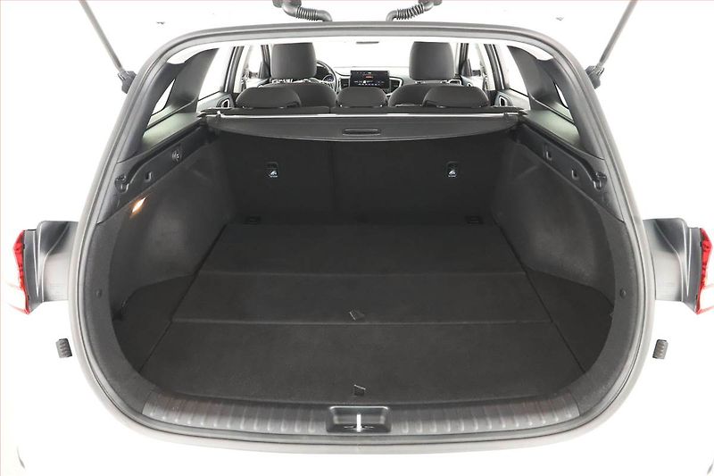 Kia Ceed (2024) Top 1.5 T-GDI - fotka 11 z 16