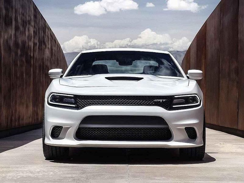 Dodge Charger SRT Hellcat.