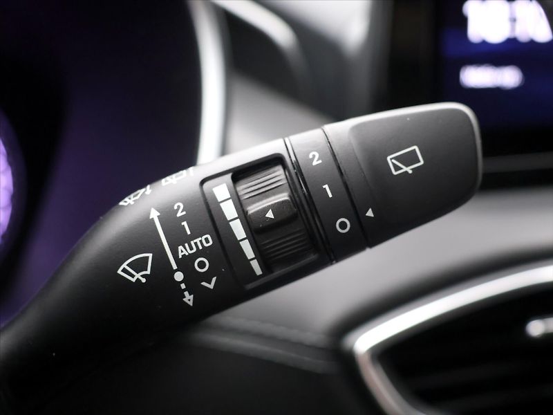 Hyundai Santa Fe 2,2 CRDi 142kW Style CZ DPH - fotka 19 z 36