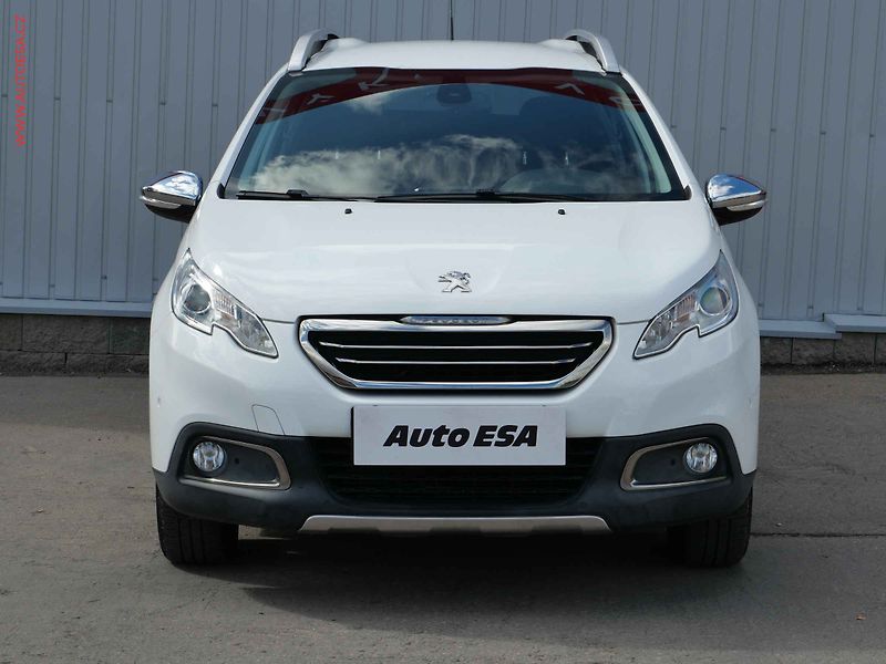 Peugeot 2008 (2015) 1.2 PT, 1.maj,ČR, Allure, AC - fotka 2 z 19