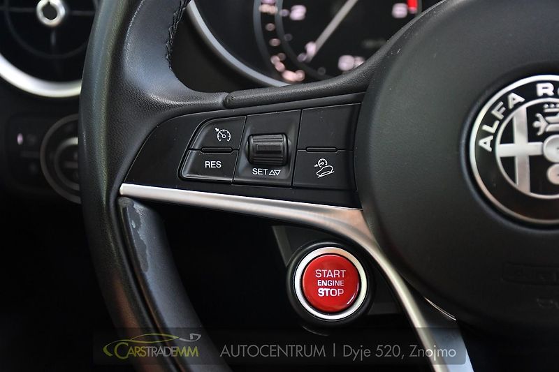 Alfa Romeo Stelvio 2,2JTD 154 KW 4x4 - fotka 26 z 50