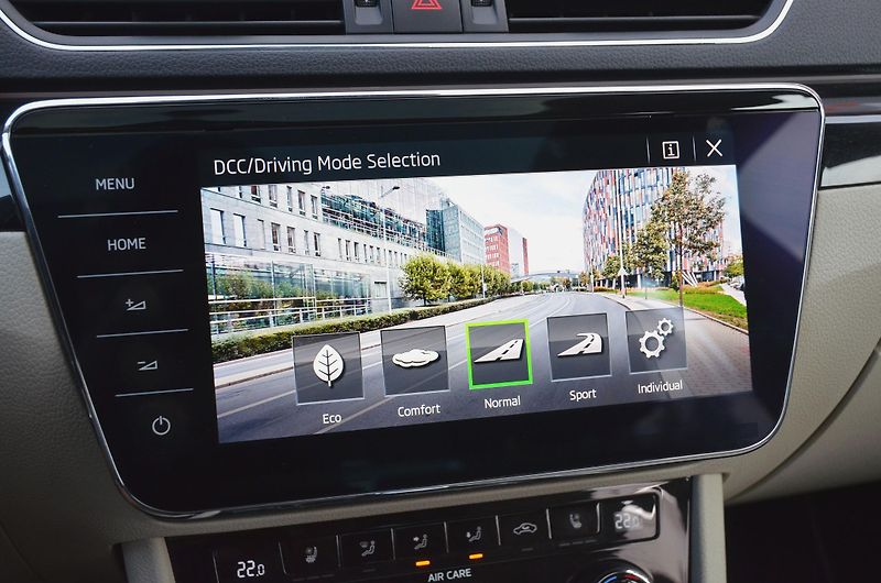 Škoda Superb (2017) 2.0 TSi 206kW DSG 4x4 L&K / ČR - fotka 40 z 50