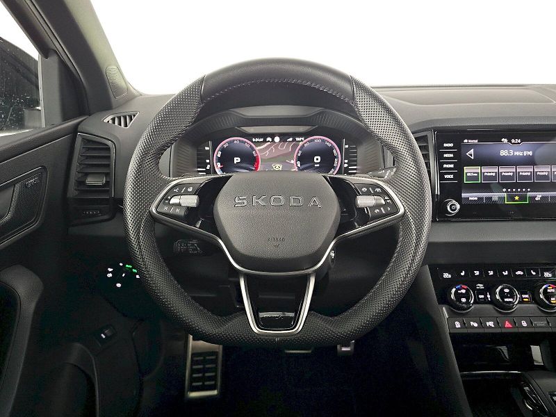 Škoda Karoq (2025) 2.0TSi 4X4 140kW SPORTLINE TAŽ - fotka 8 z 34