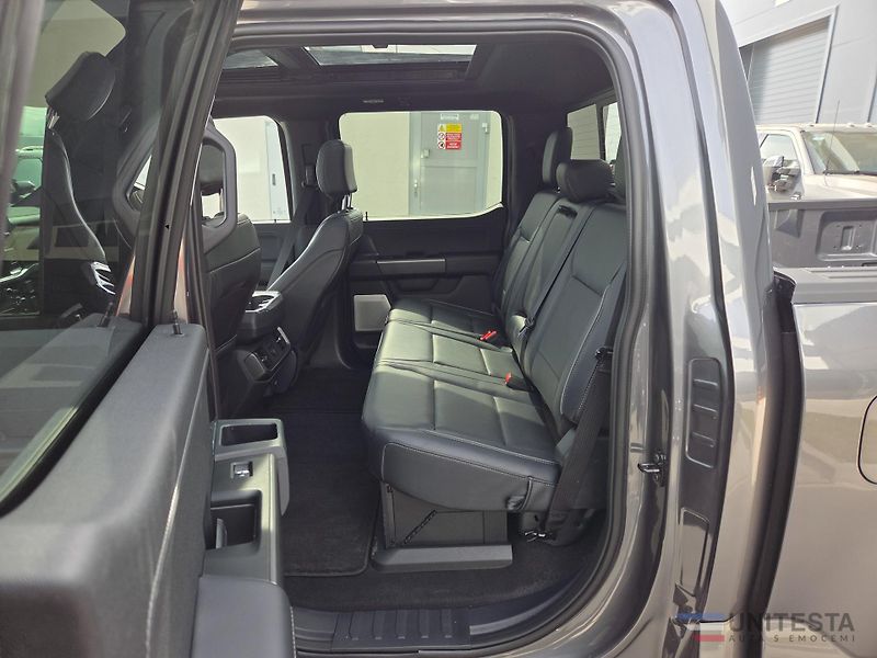 Ford F-150 (2026) F150 Lariat sport V8  400HP - fotka 7 z 34