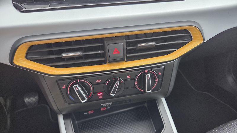 Seat Arona (2022) 1.0 TSI 70 kW Style CZ DPH - fotka 29 z 29