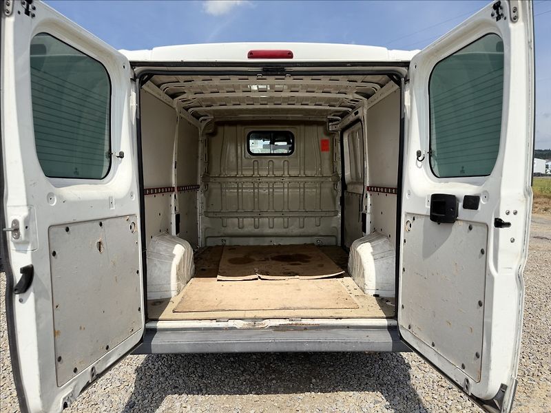 Peugeot Boxer 2,2 184tKm PO SERVISE - fotka 14 z 22
