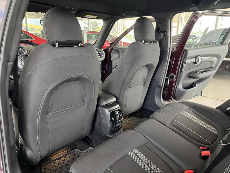 Mini Clubman S ALL4*141kW*LED*Navi*KeyLess - fotka 17 z 33