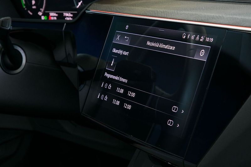 Audi e-tron 55 300kW Matrix Softclose HUD - fotka 31 z 44