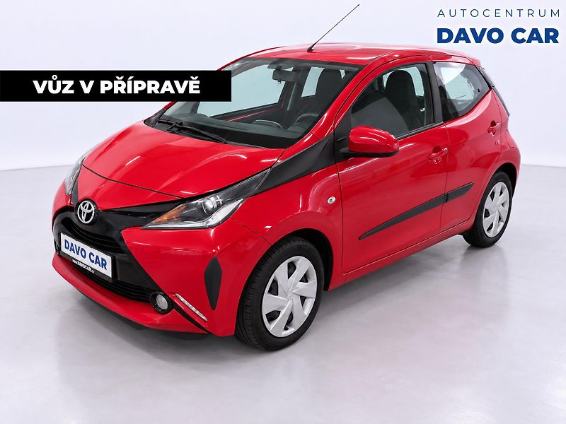 Toyota Aygo 1,0 VVT-i 51kW CZ Aut. Serv.kn - fotka 1 z 12