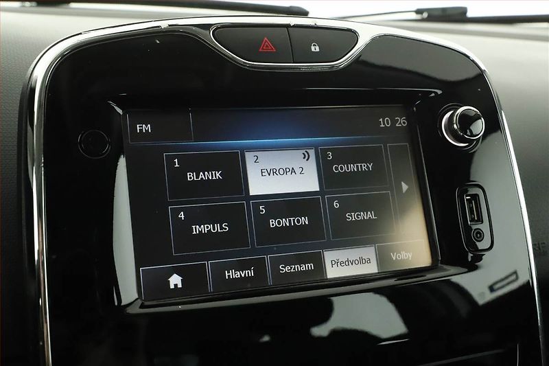 Renault Clio (2015) 1.5 dCi, Navi, Tempomat - fotka 9 z 13