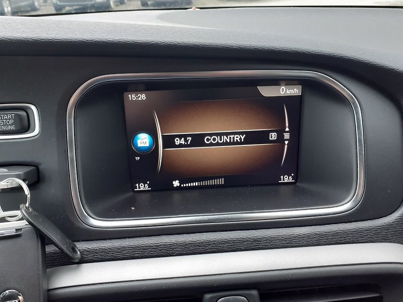 Volvo V40 (2018) 2.0 D CROSS COUNTRY - fotka 11 z 32