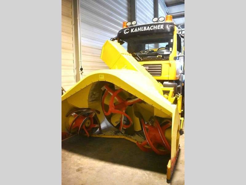 Ambulift v elektrické verzi na letišti Praha