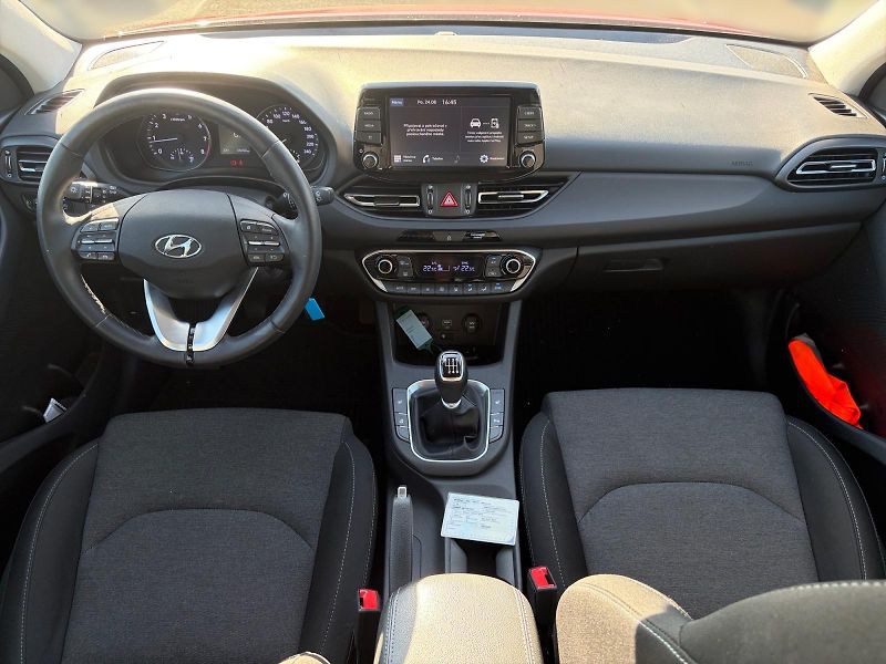 Hyundai i30 (2023) SMART 1.5i 80kW CZ DPH - fotka 10 z 11