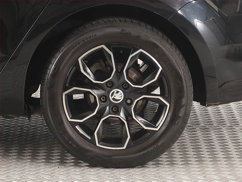 Škoda Octavia (2014) Elegance 1.6 TDI, Navi - fotka 14 z 18