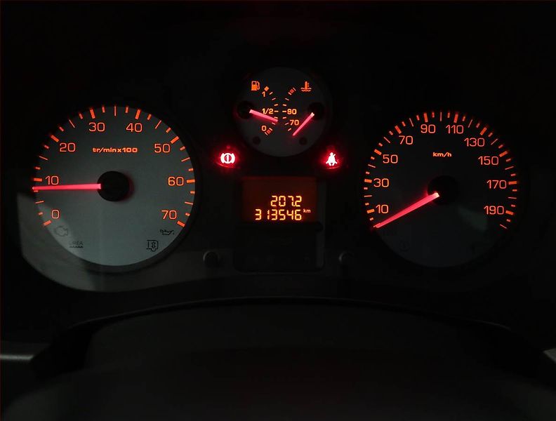 Citroën Berlingo (2017) Feel 1.6 BlueHDi, 5Míst, ČR - fotka 11 z 12