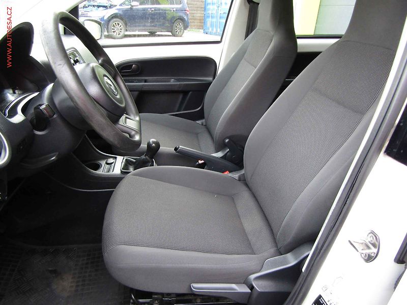 Volkswagen up! (2015) 1.0 MPi, ČR, AC - fotka 9 z 16