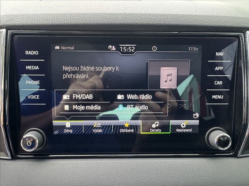 Škoda Karoq 2,0 TDI DSG STYLE DPH 1.maj ČR - fotka 36 z 50