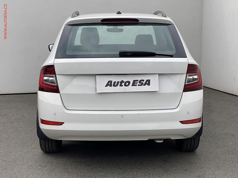 Škoda Fabia (2021) 1.0 TSi, 1.maj,ČR, Ambition - fotka 5 z 17