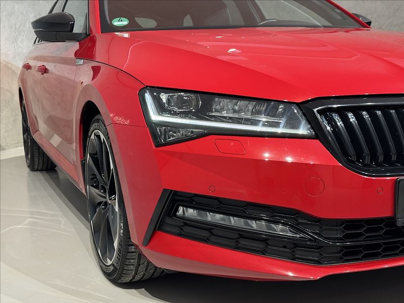 Škoda Superb 1,5 TSi  DSG Sportline Virtual - fotka 5 z 48