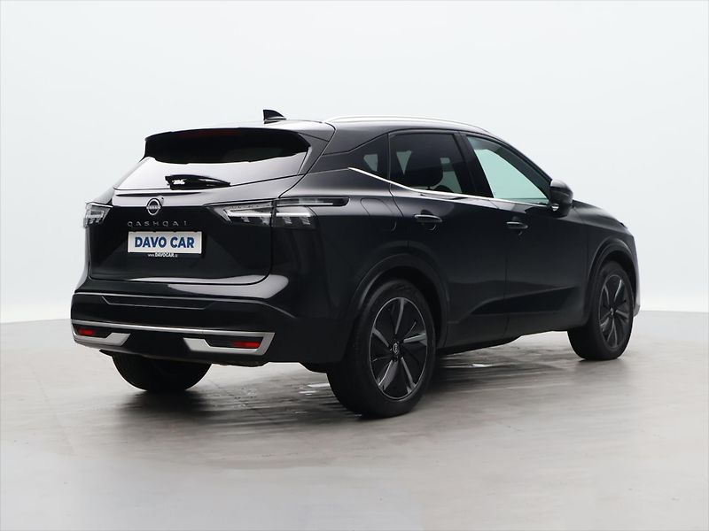 Nissan Qashqai 1,3 DIG-T 116kW 4x4 Tekna CZ D - fotka 7 z 37