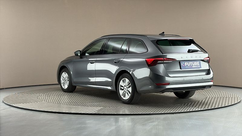 Škoda Octavia 2.0 TDI Ambition Combi - fotka 2 z 26