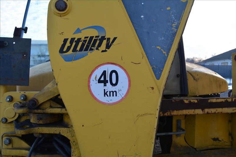 Komatsu WB 93R - fotka 9 z 14