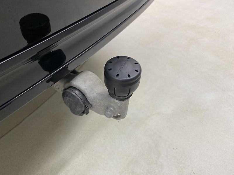 Volvo XC90 T8 AWD RECHARGE R-DESIGN 7míst - fotka 37 z 54